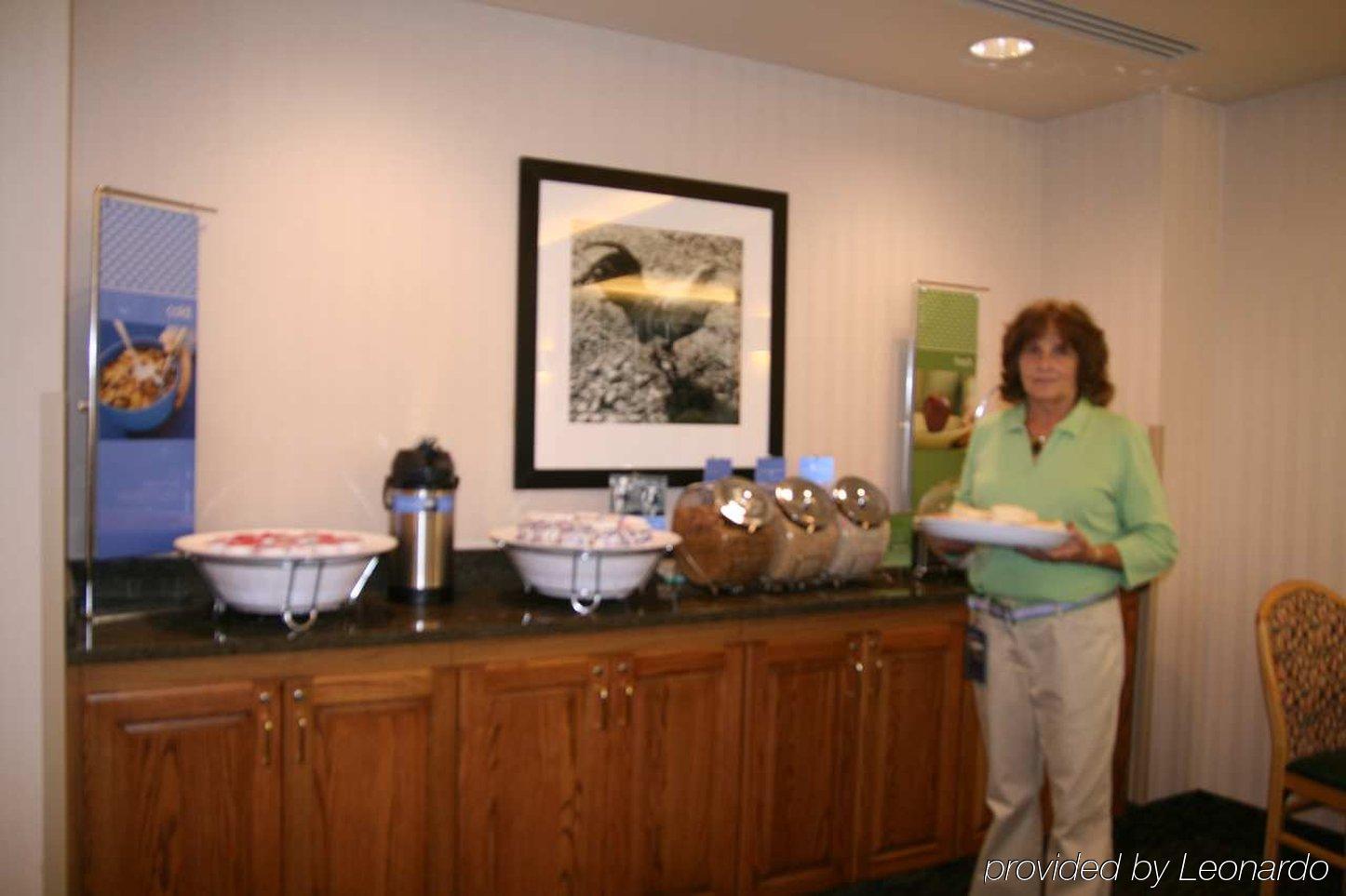 Pear Tree Inn Cape Girardeau West Restaurant photo