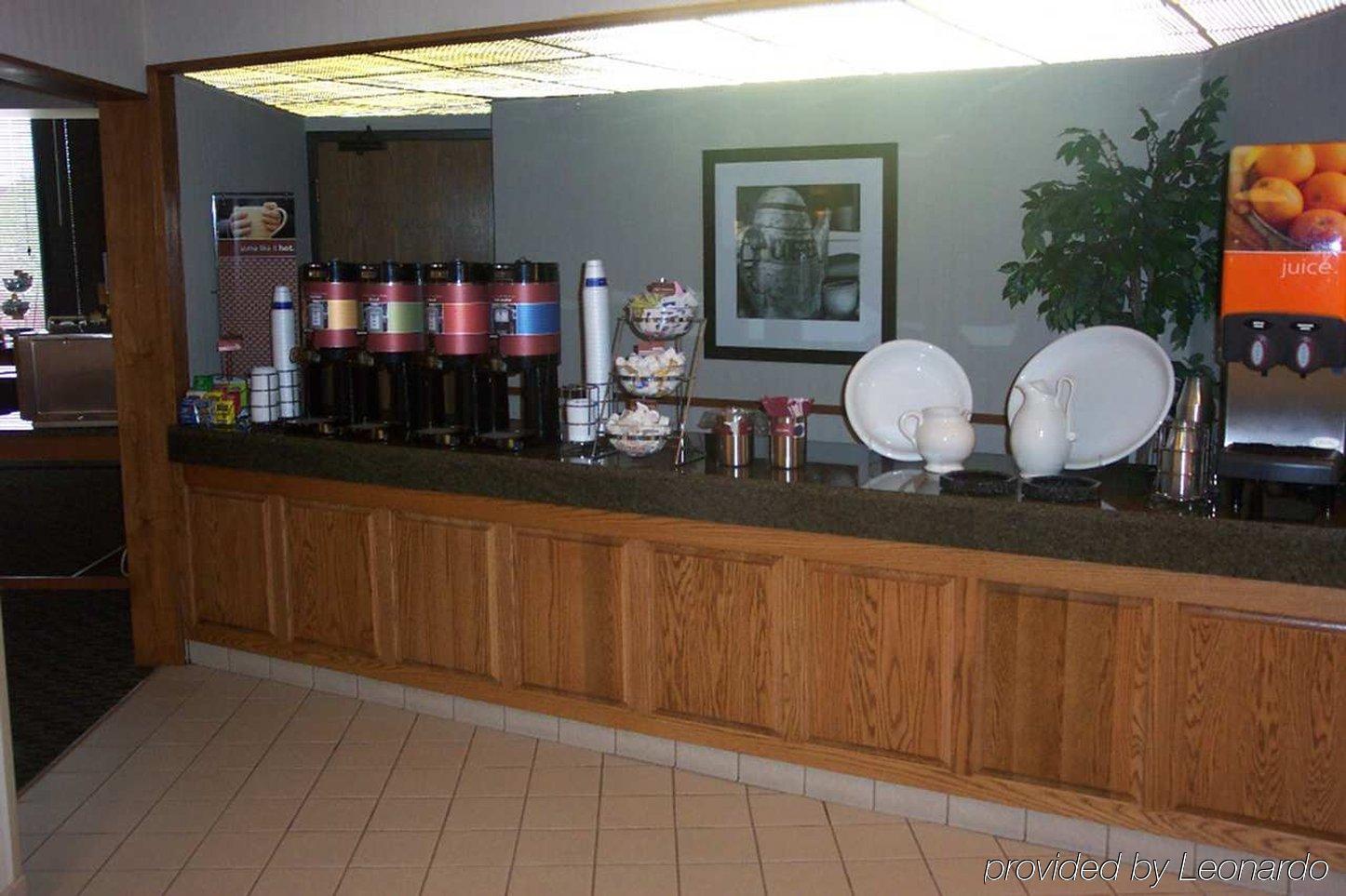 Pear Tree Inn Cape Girardeau West Exterior photo